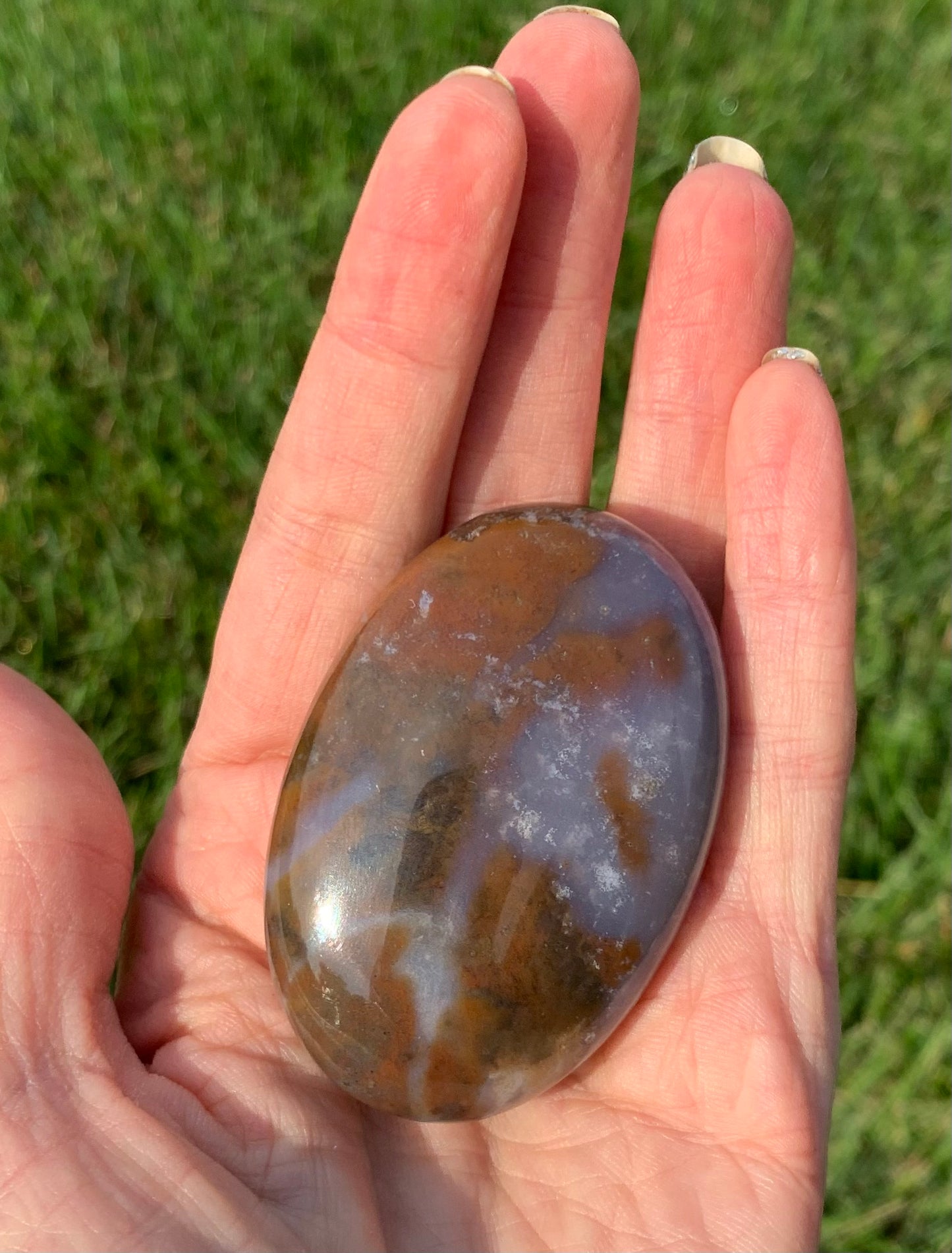 Agate with Chalcedony Palmstone